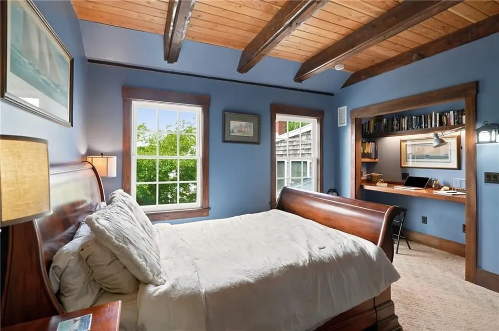 352 Spring Street Newport RI 02840