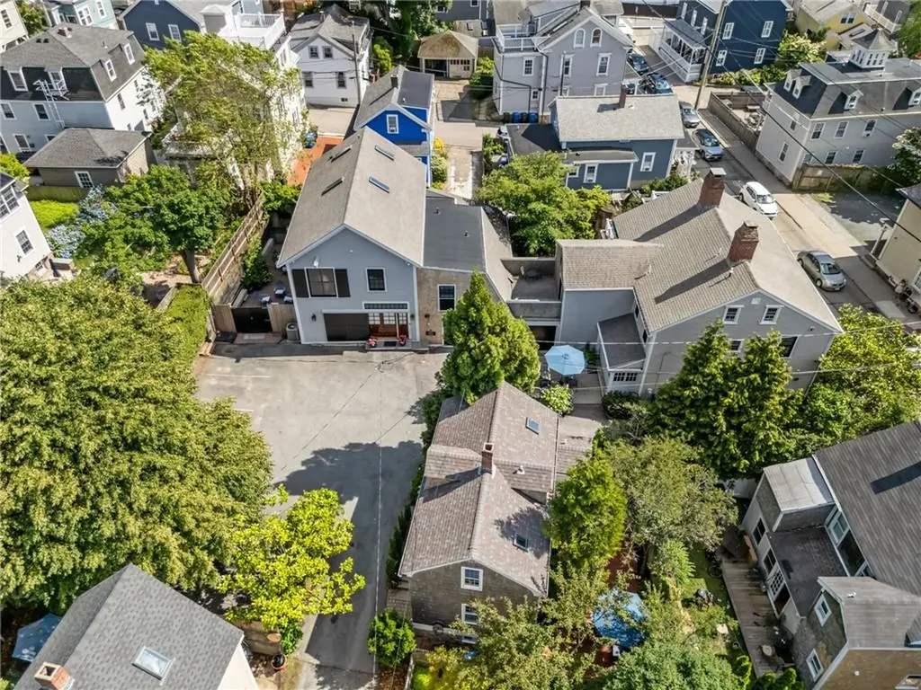352 Spring Street Newport RI 02840