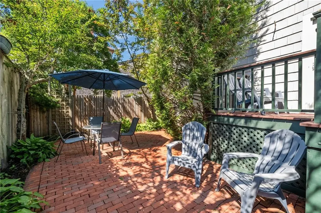 352 Spring Street Newport RI 02840