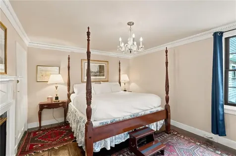 352 Spring Street Newport RI 02840