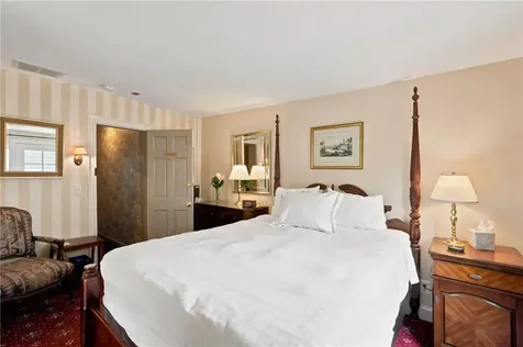352 Spring Street Newport RI 02840