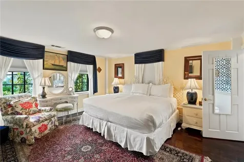352 Spring Street Newport RI 02840