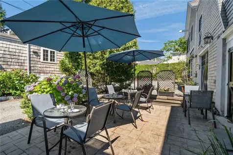 352 Spring Street Newport RI 02840