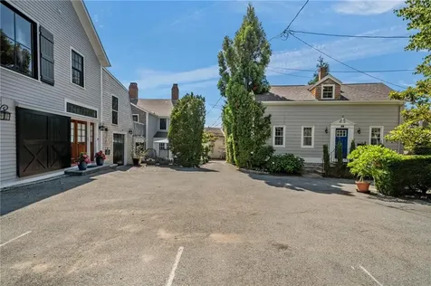 352 Spring Street Newport RI 02840