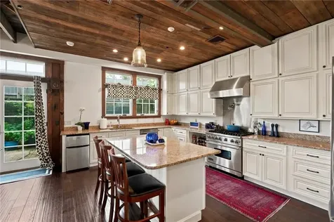 352 Spring Street Newport RI 02840