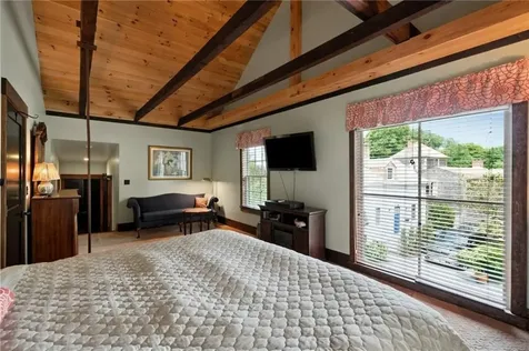 352 Spring Street Newport RI 02840