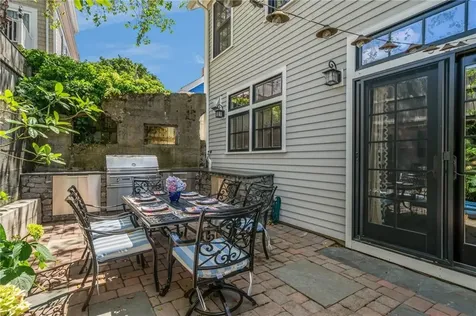 352 Spring Street Newport RI 02840
