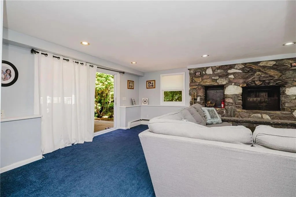 22 Oakview Terrace Glocester RI 02857