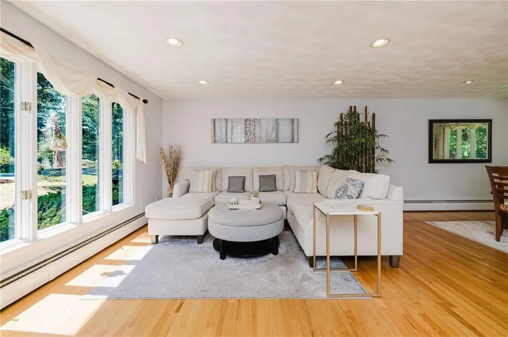 22 Oakview Terrace Glocester RI 02857
