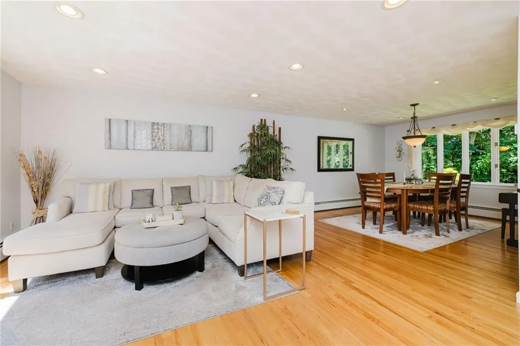 22 Oakview Terrace Glocester RI 02857
