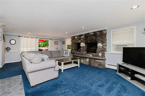 22 Oakview Terrace Glocester RI 02857