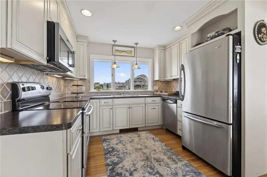 30 Dory Court South Kingstown RI 02879