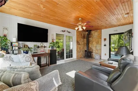 27 Crandall Road Little Compton RI 02837