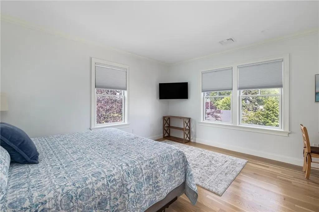 3 Oak Street Middletown RI 02842