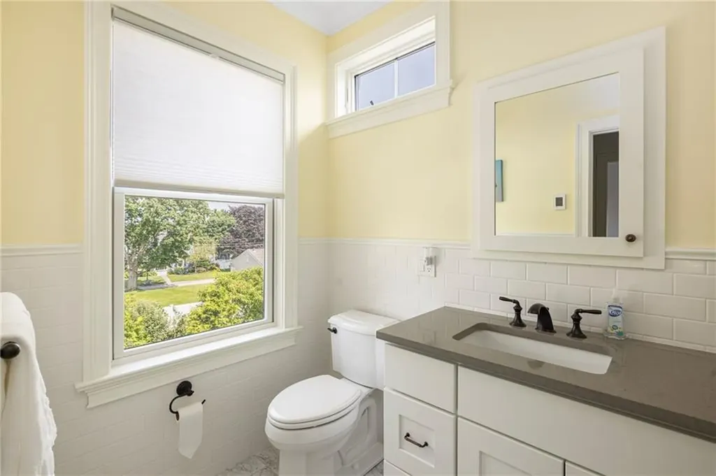 3 Oak Street Middletown RI 02842