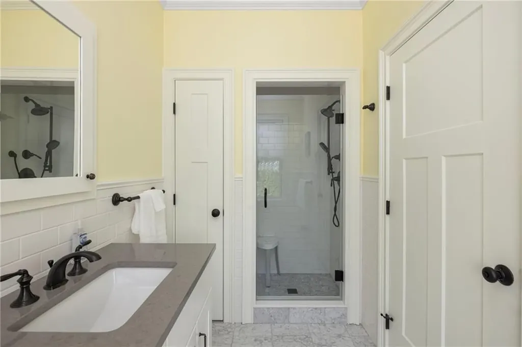3 Oak Street Middletown RI 02842