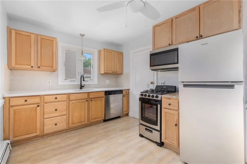 121 Bay View Avenue Bristol RI 02809