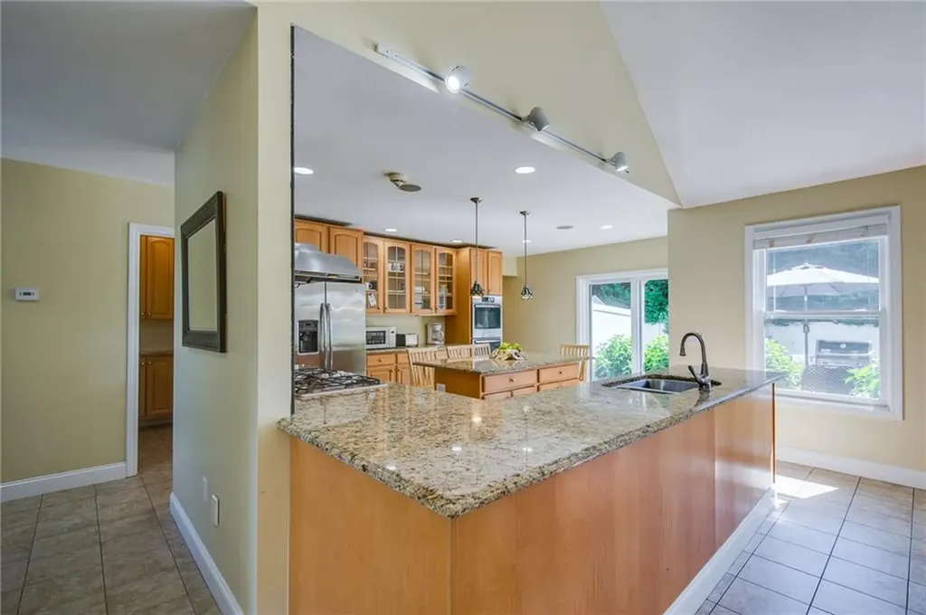 43 Inez Street Narragansett RI 02882