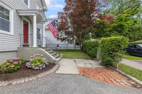 121 Bay View Avenue Bristol RI 02809