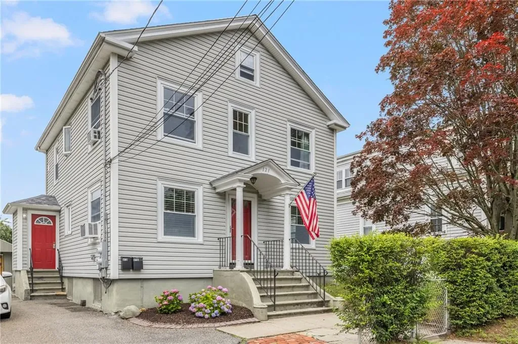 121 Bay View Avenue Bristol RI 02809