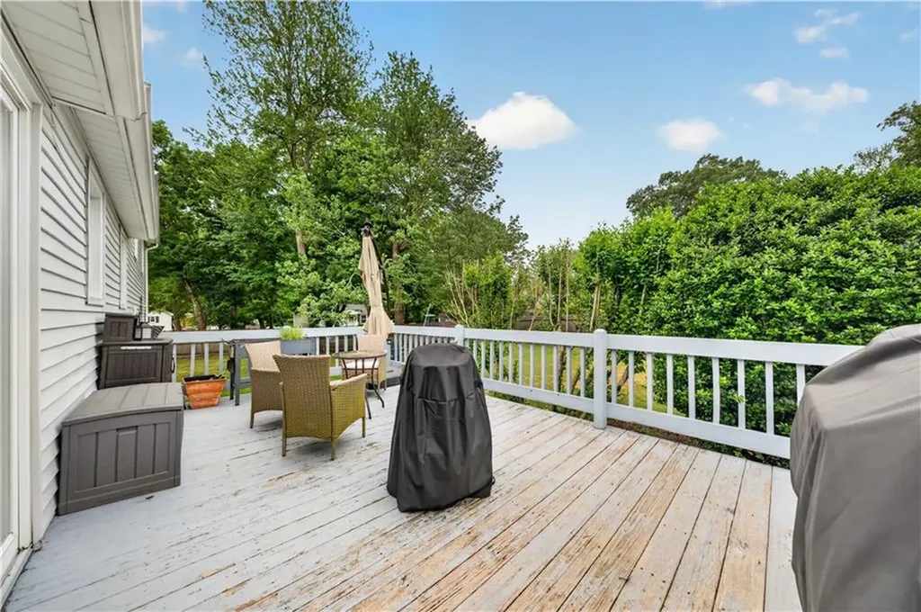 7 Englewood Road Coventry RI 02816