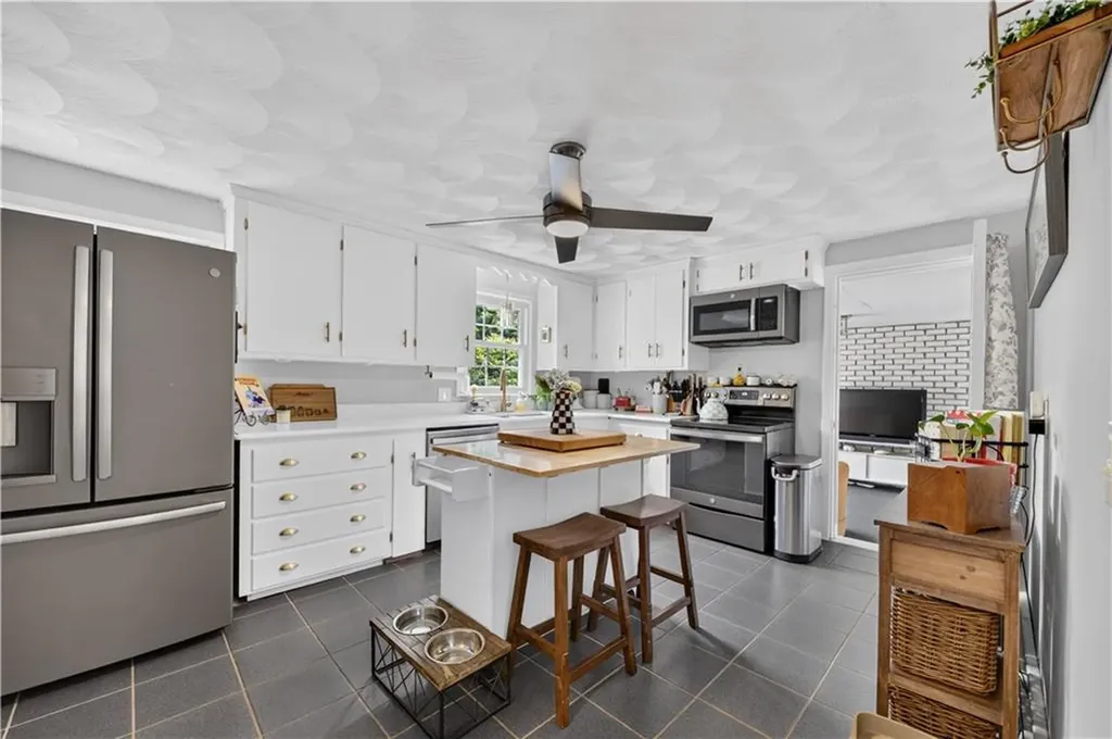 7 Englewood Road Coventry RI 02816