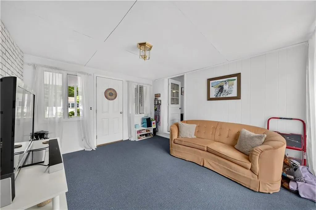 7 Englewood Road Coventry RI 02816