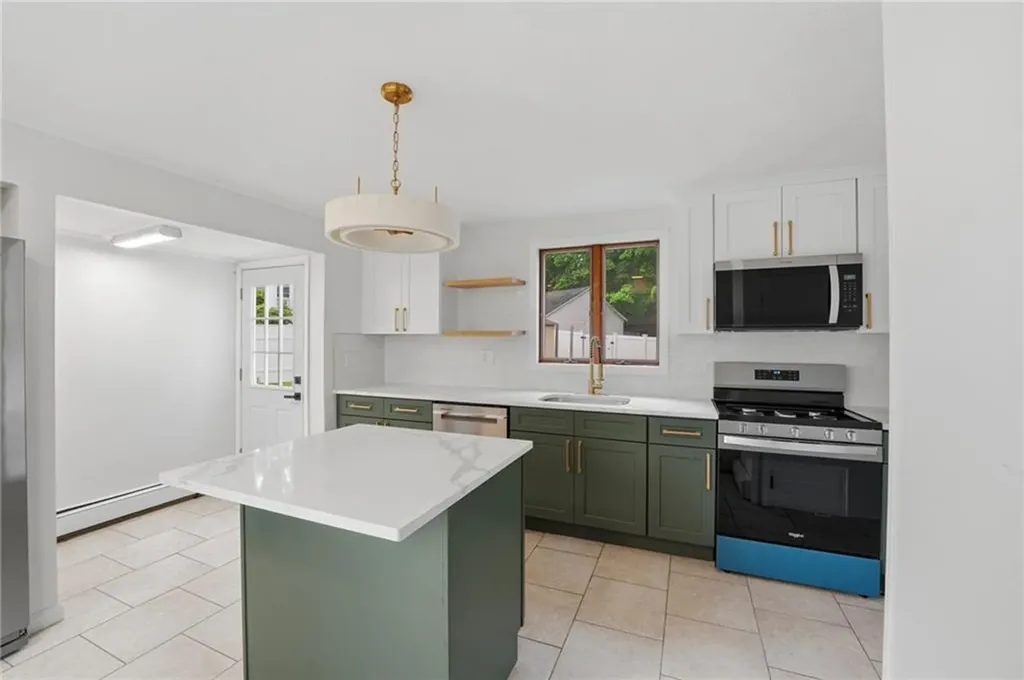 59 Central Avenue North Providence RI 02911