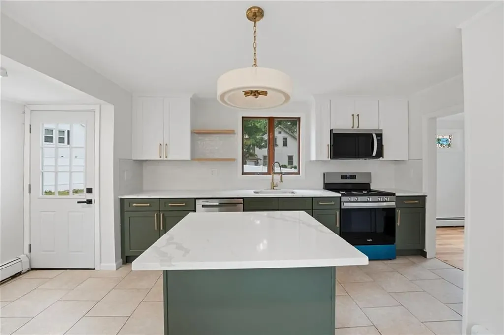 59 Central Avenue North Providence RI 02911