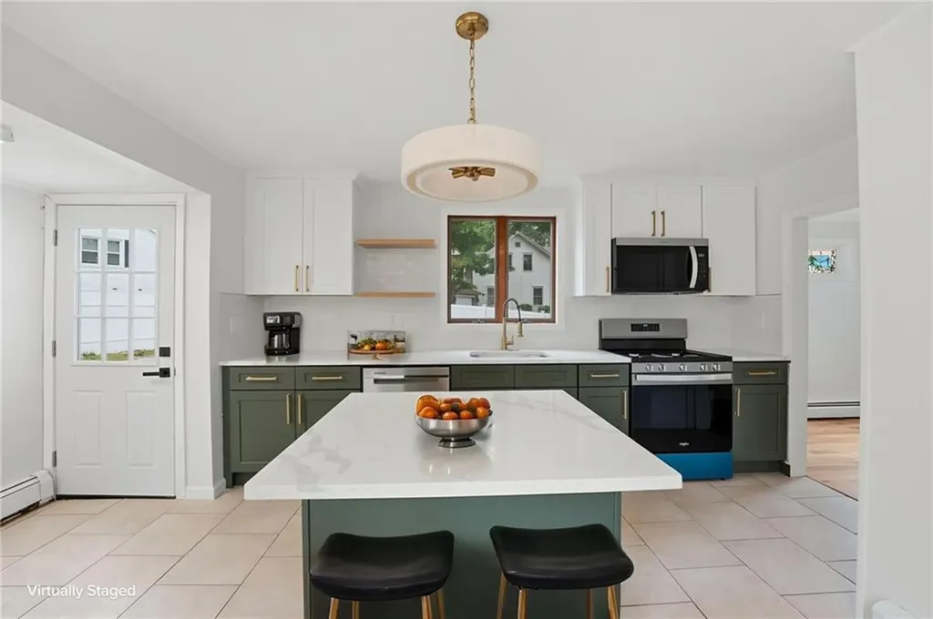59 Central Avenue North Providence RI 02911