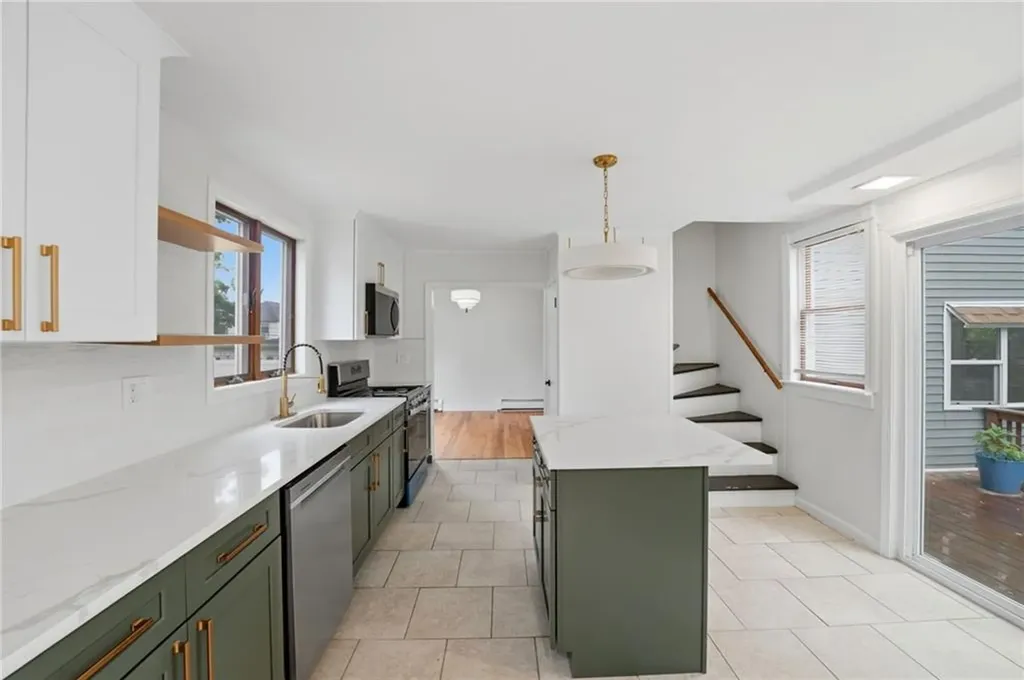 59 Central Avenue North Providence RI 02911