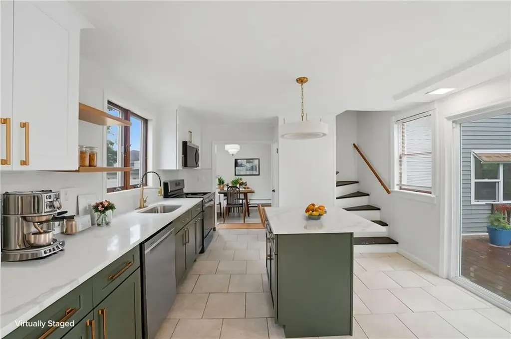 59 Central Avenue North Providence RI 02911