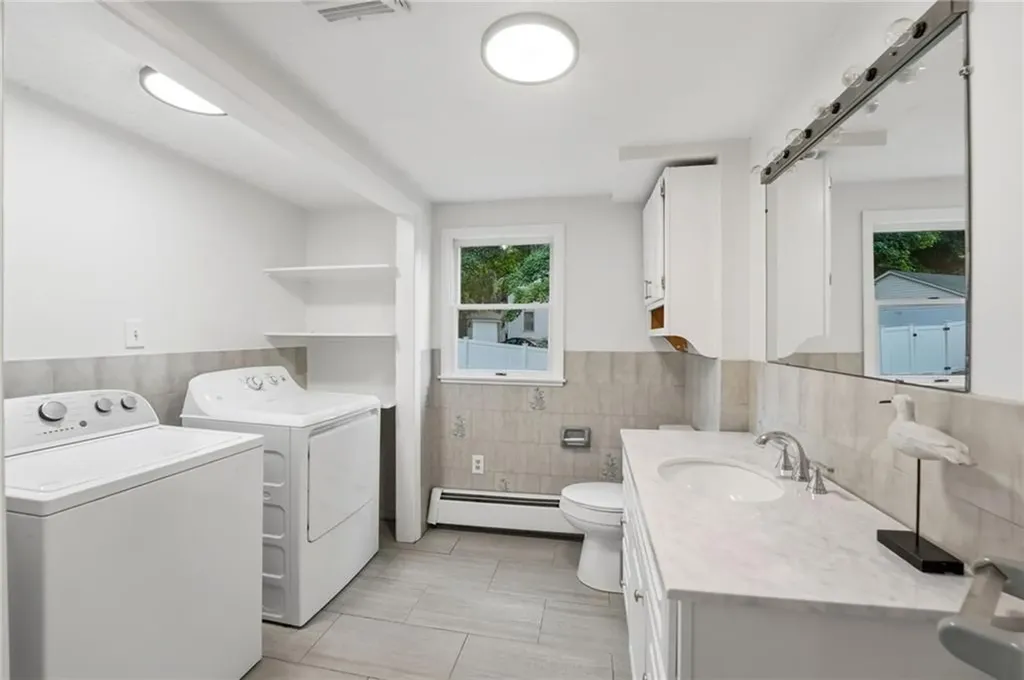 59 Central Avenue North Providence RI 02911