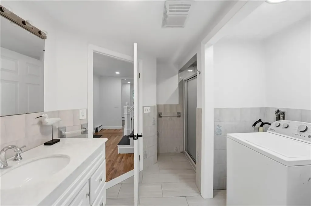 59 Central Avenue North Providence RI 02911