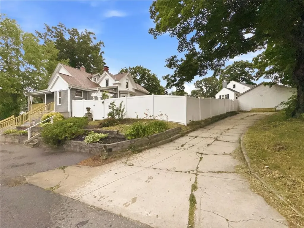 59 Central Avenue North Providence RI 02911