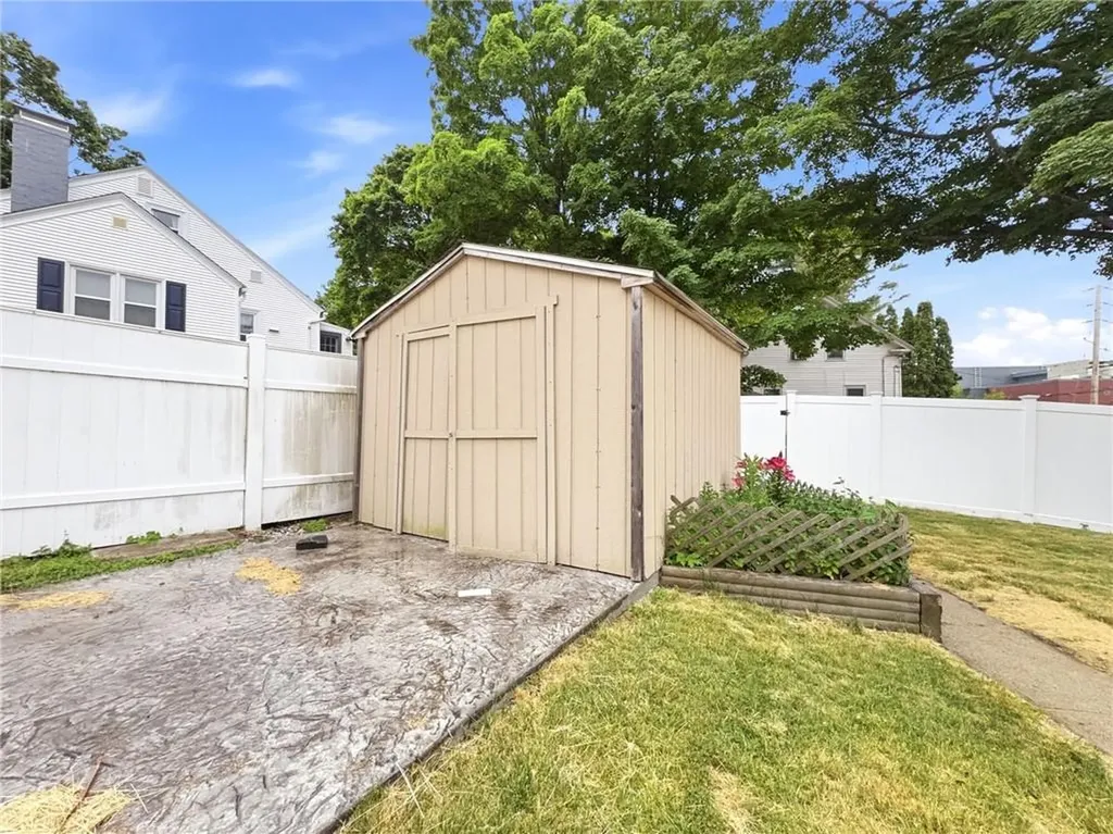 59 Central Avenue North Providence RI 02911