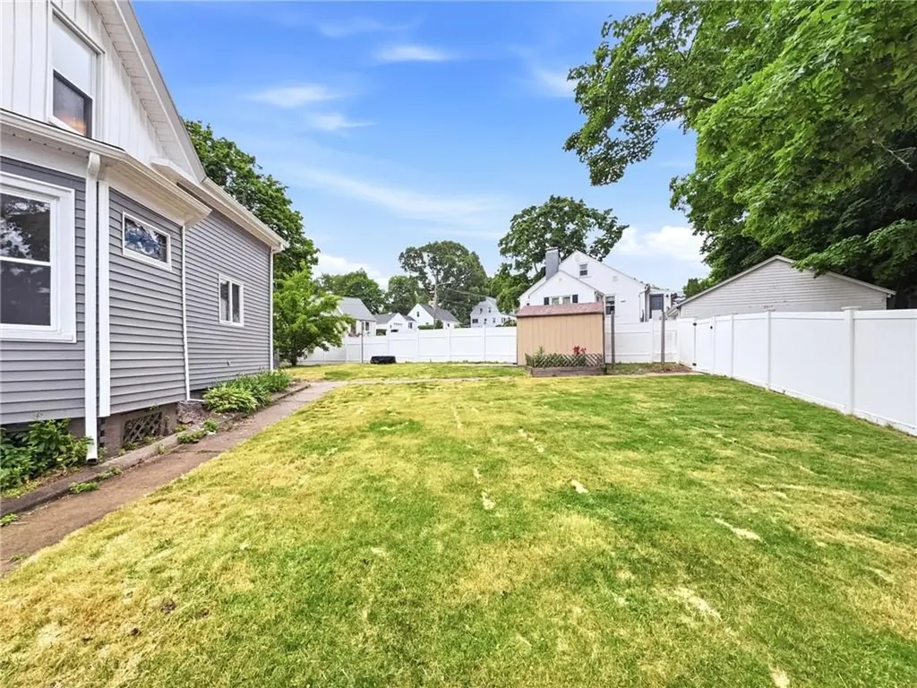 59 Central Avenue North Providence RI 02911