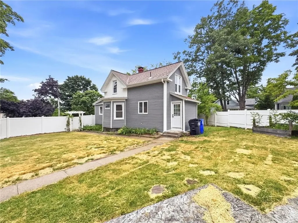 59 Central Avenue North Providence RI 02911