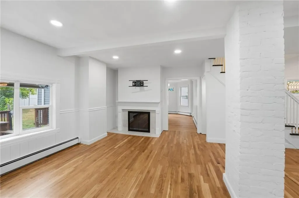 59 Central Avenue North Providence RI 02911