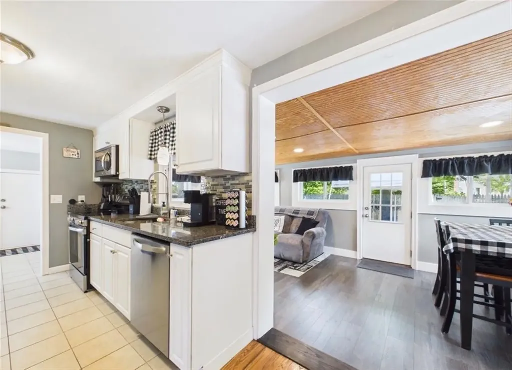 185 Vineyard Road Warwick RI 02889