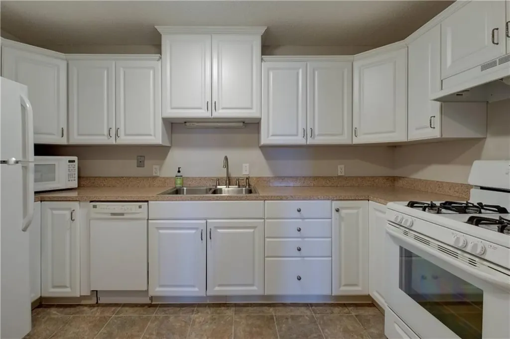 4430 Post Road Warwick RI 02818
