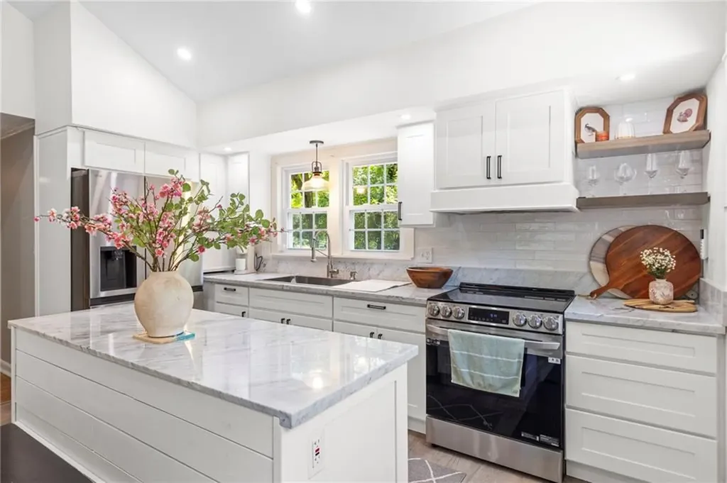 762 Waites Corner Road South Kingstown RI 02892