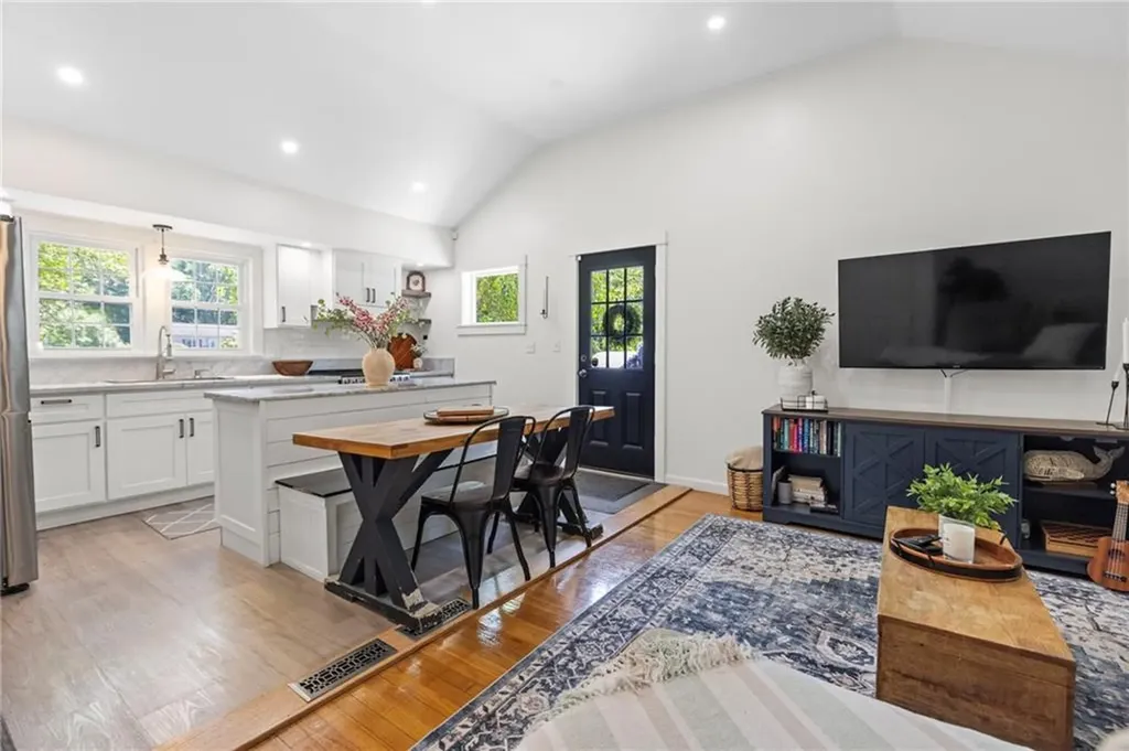 762 Waites Corner Road South Kingstown RI 02892