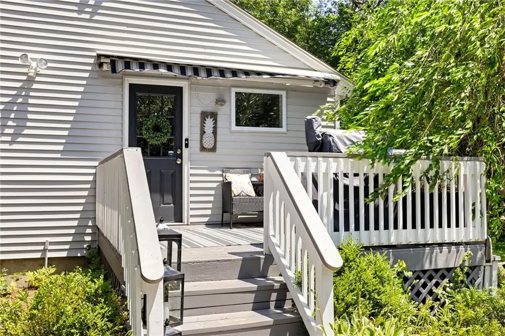 762 Waites Corner Road South Kingstown RI 02892