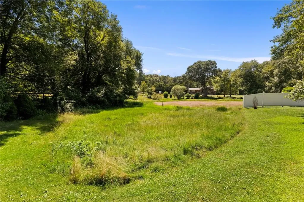 762 Waites Corner Road South Kingstown RI 02892