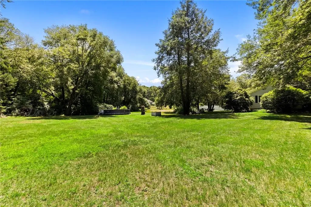 762 Waites Corner Road South Kingstown RI 02892