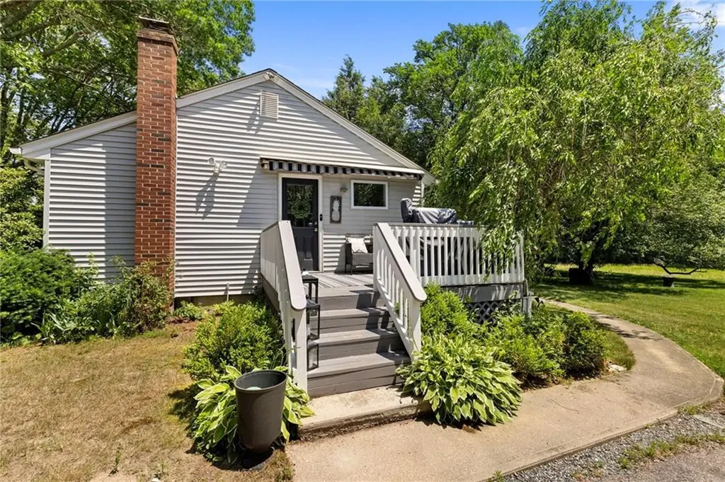 762 Waites Corner Road South Kingstown RI 02892