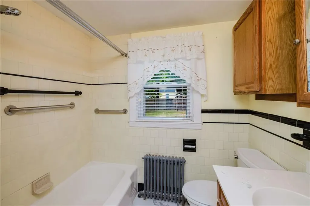 118 Foote Street Barrington RI 02806