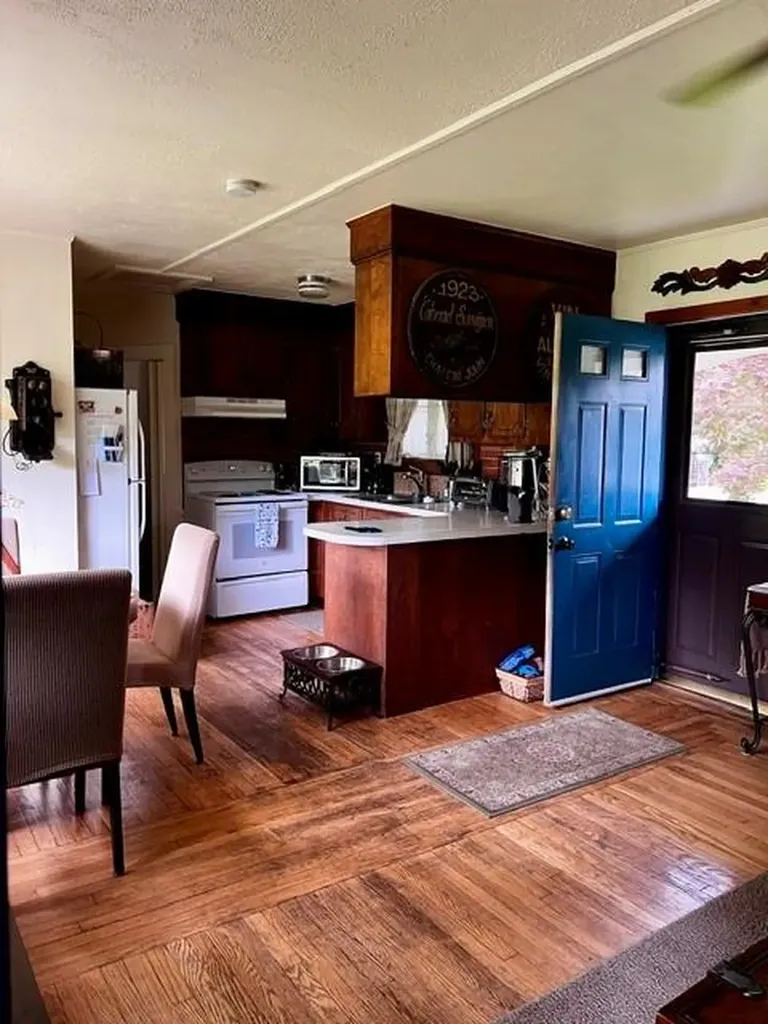 47 Sherman Avenue Bristol RI 02809