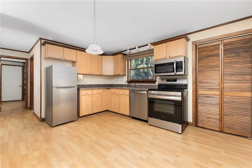 414 Beacon Avenue Jamestown RI 02835